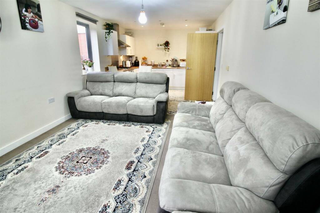 Open Plan Lounge/Kitchen