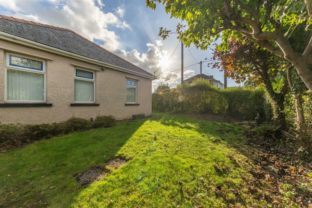 54 Clark Avenue-16.jpg