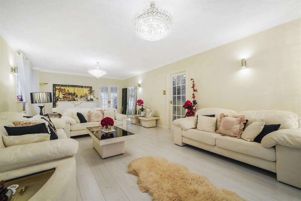 5B Bonnersfield Close - GJLEwBjFieKBuLWO4hFu.jpg