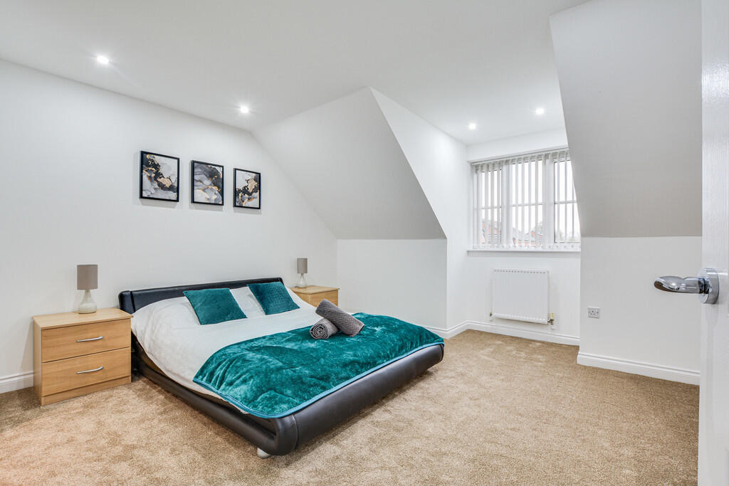 BEDROOM 4