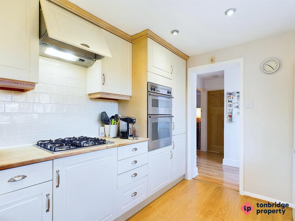 CAM03742G0-PR0015-STILL027