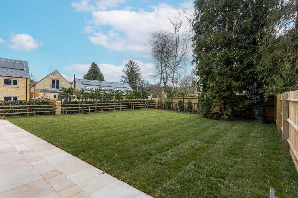 The Martingales, Withington, GL54