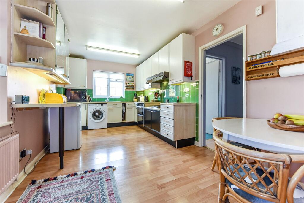 Kitchen/Breakfast Rm