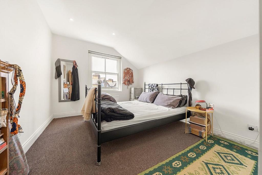 Bedroom (2).jpg