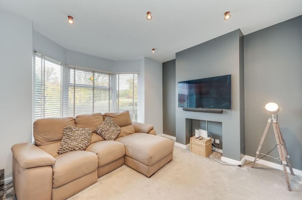 KITCHEN, DINER AND LIVING ROOM