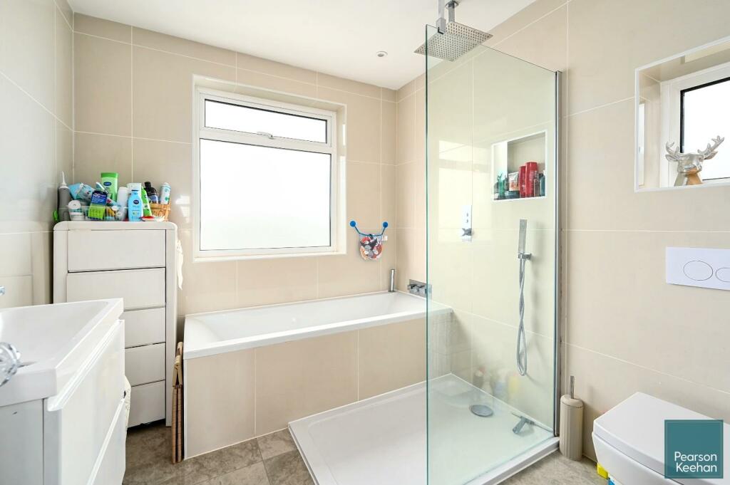 10 Glastonbury Road, BN3 (28).jpg