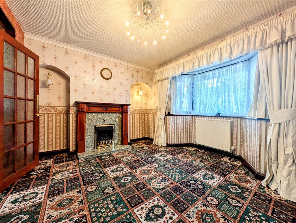 lounge 1.jpg