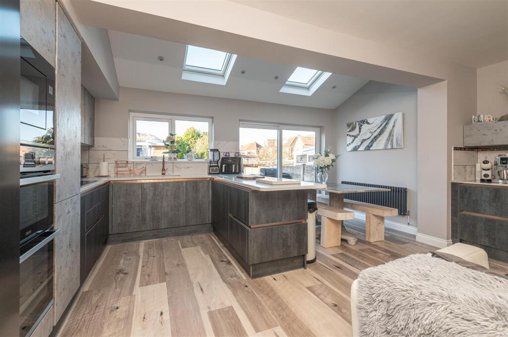 22 - 23 Queens Drive S75 2QQ.jpg