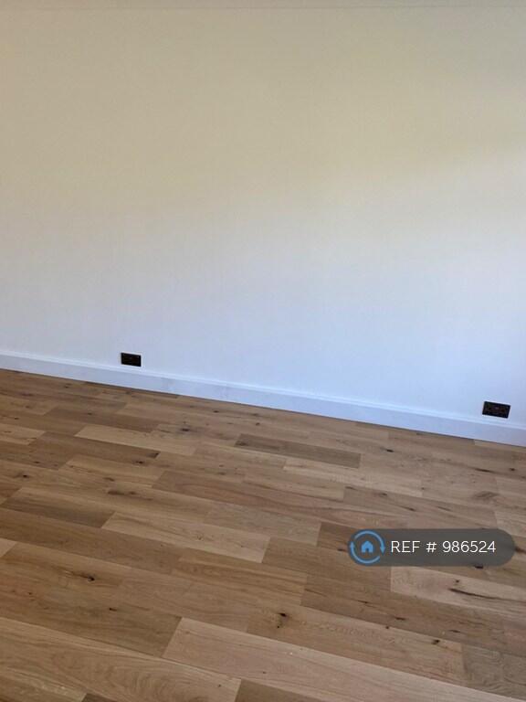1 Bedroom 2