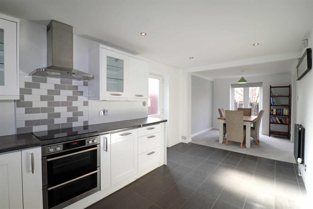 Breakfast/Dining Kitchen