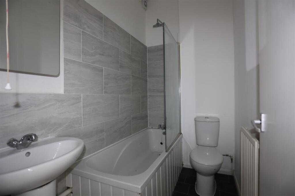 2, 25 CHATHAM PLACE (8).JPG