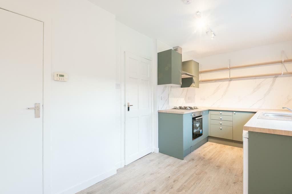 BREAKFASTING KITCHEN