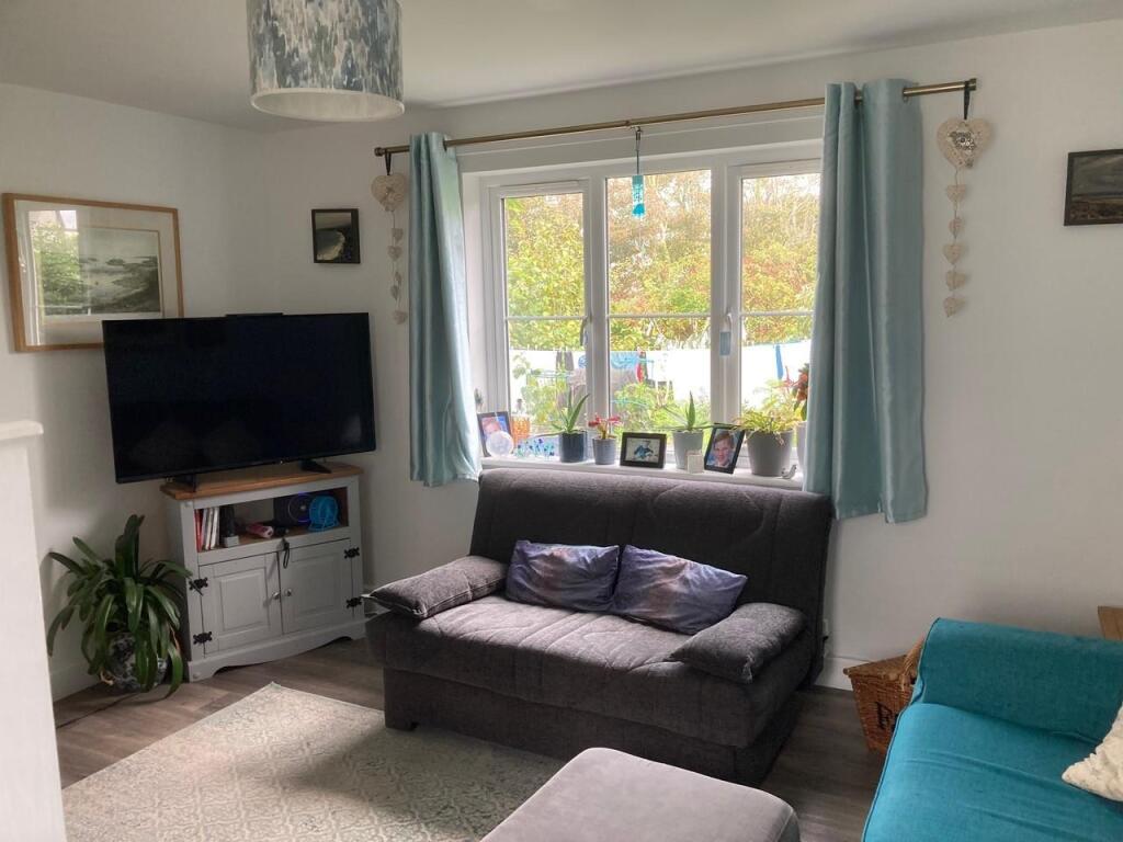 Living room 3.jpg