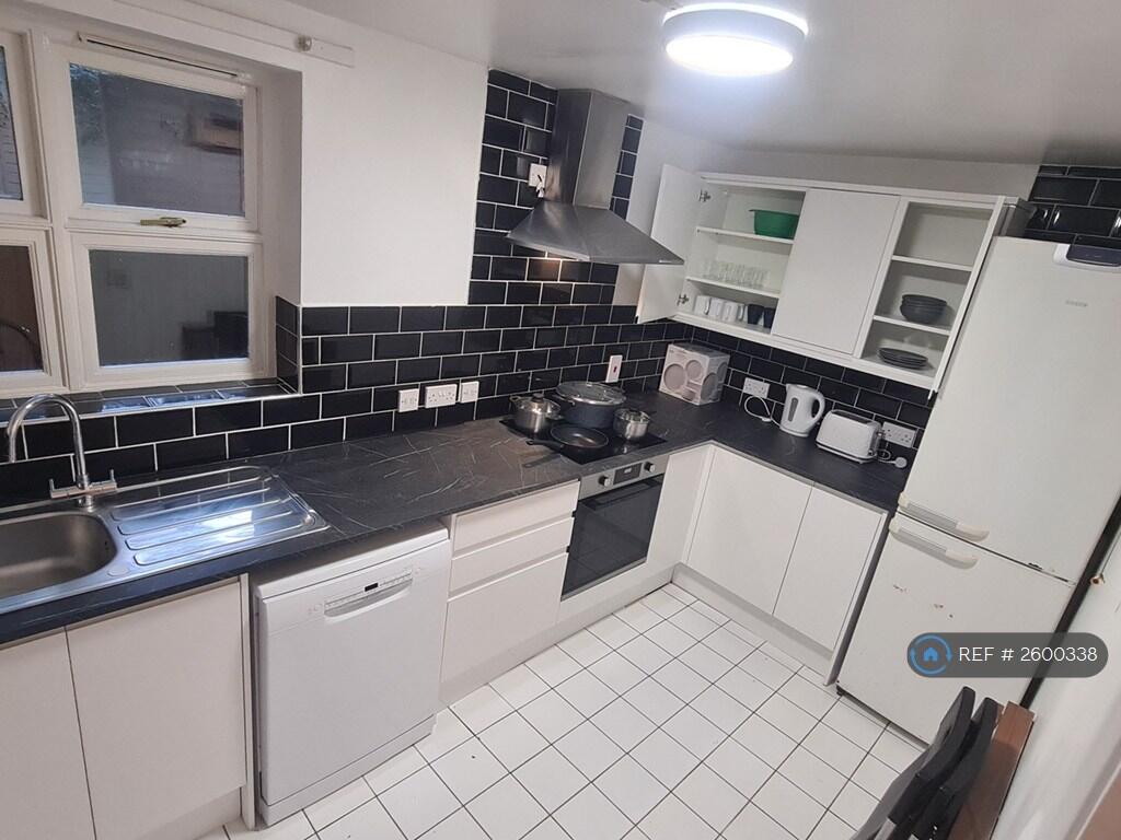 Shared Kitchen, Fully-Equipped