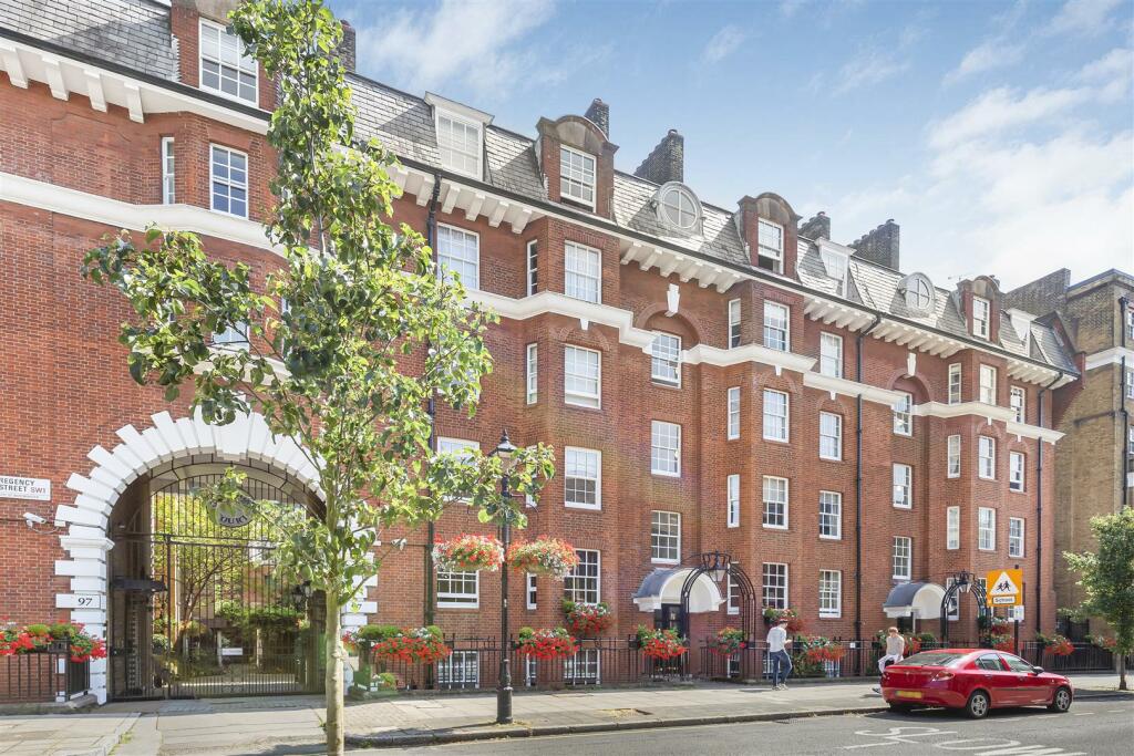 Gladstone Court - Exterior