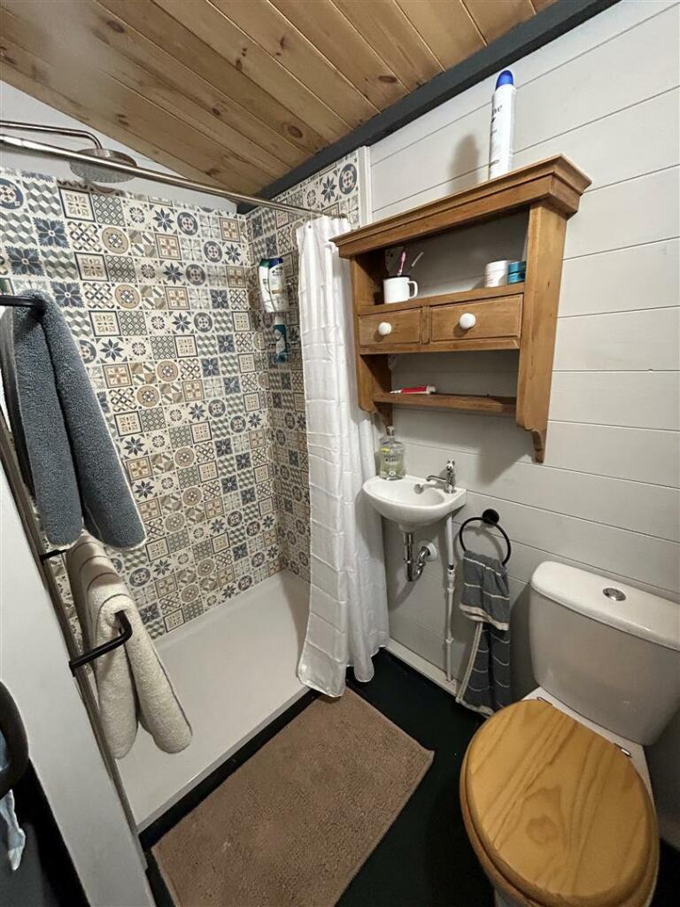 The Cabin - Shower Room