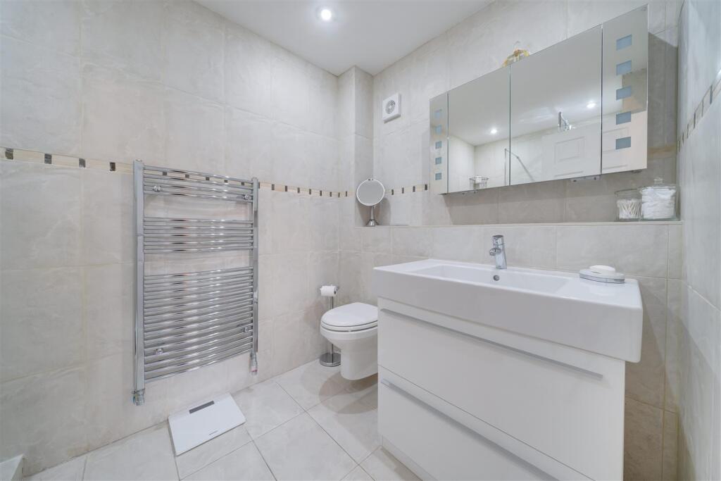 ENSUITE SHOWER ROOM