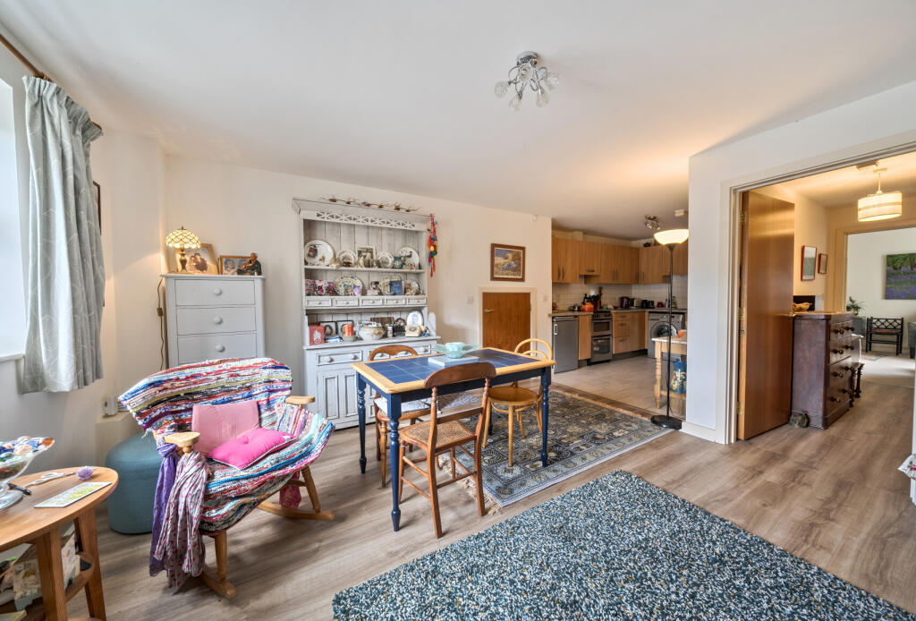 1329199-7-6881fd7...