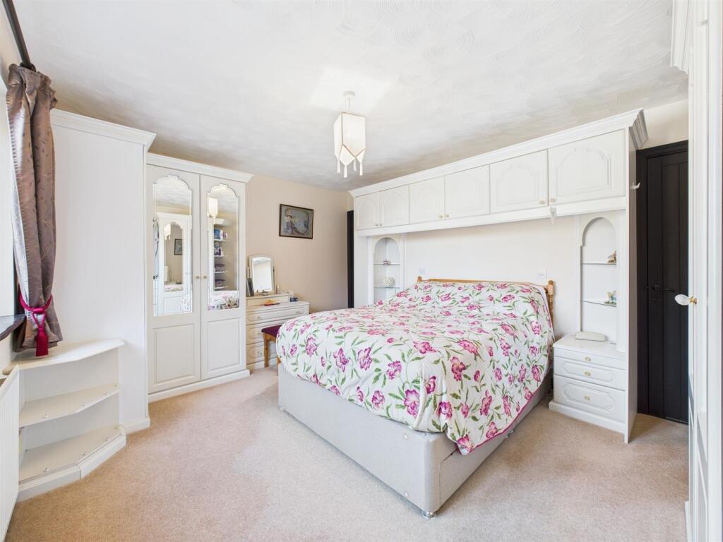 Bedroom: