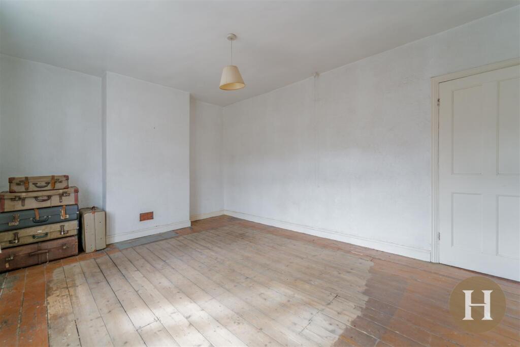 Hadleigh Estate Agents-23.jpg