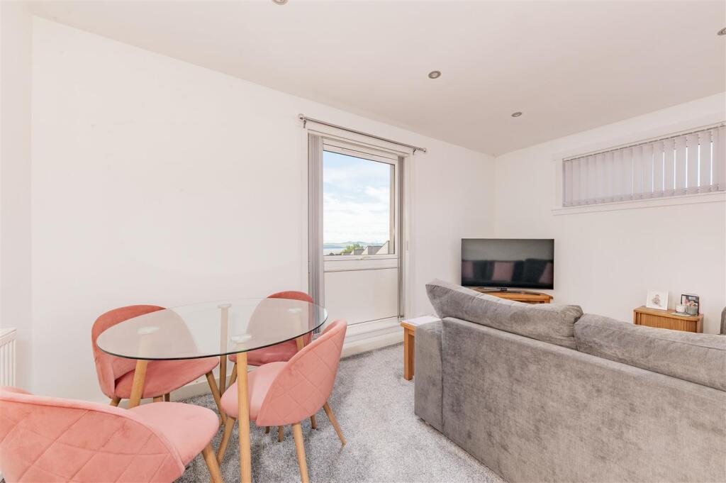 379 Yarrow Terrace Dundee-4.JPG