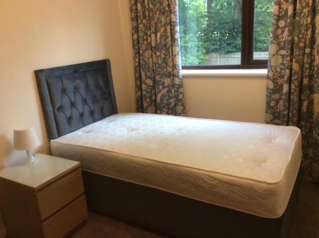 3 Rawson Close single bedroom1.JPG