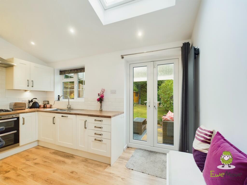 CAM03778G0-PR0086-STILL024