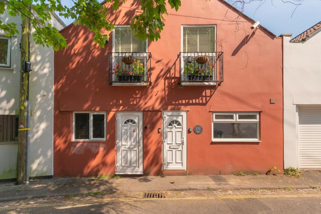 1S5L1CM - External B.jpg