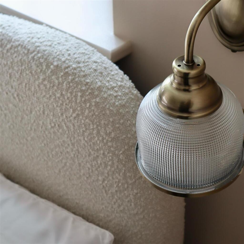 Close up 3 - Oak Hill .jpg