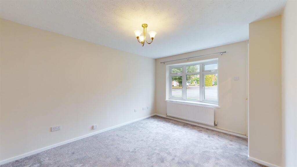 St Andrews Road 37 Living Room.jpg