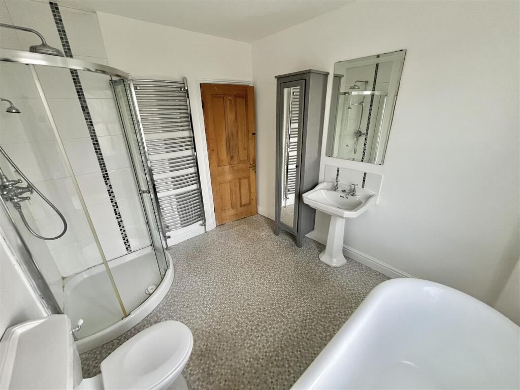Bathroom Aspect 2