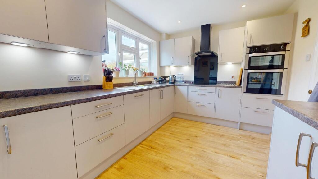 36-Whitecross-Drive-08272025_134211.jpg