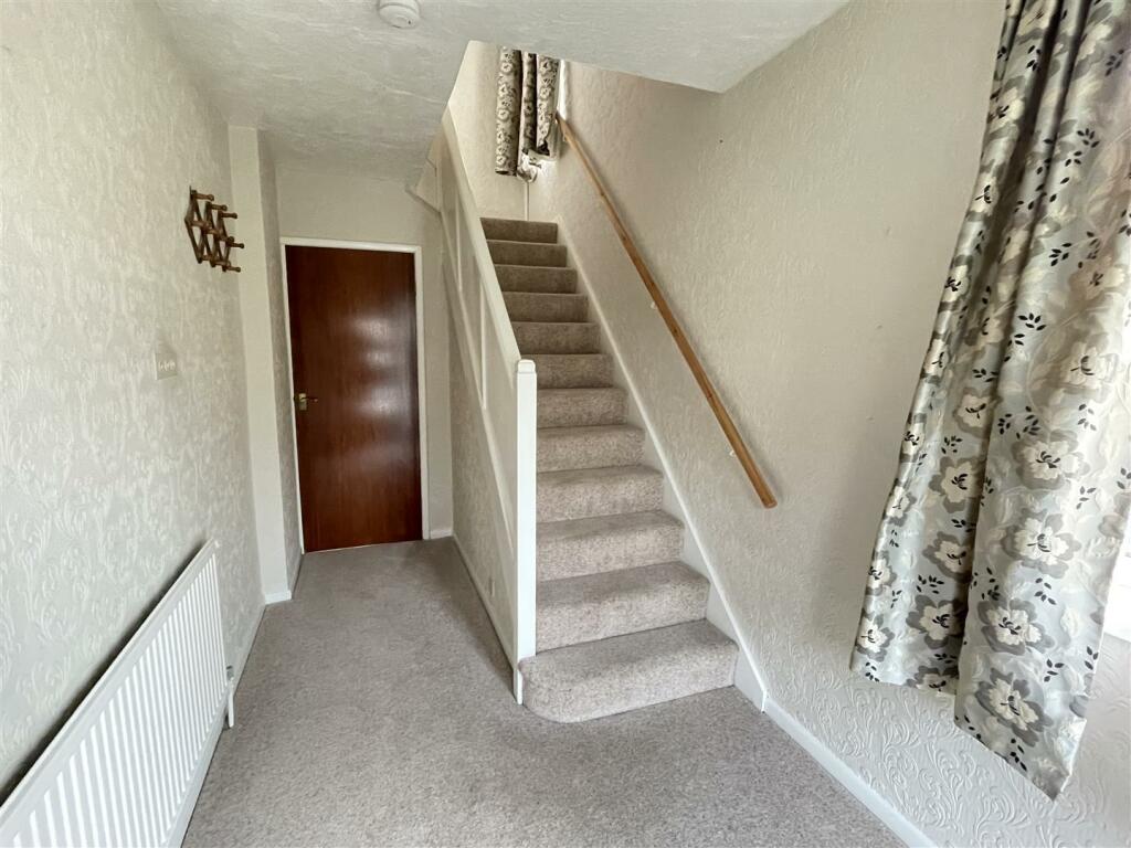 ENTRANCE HALLWAY