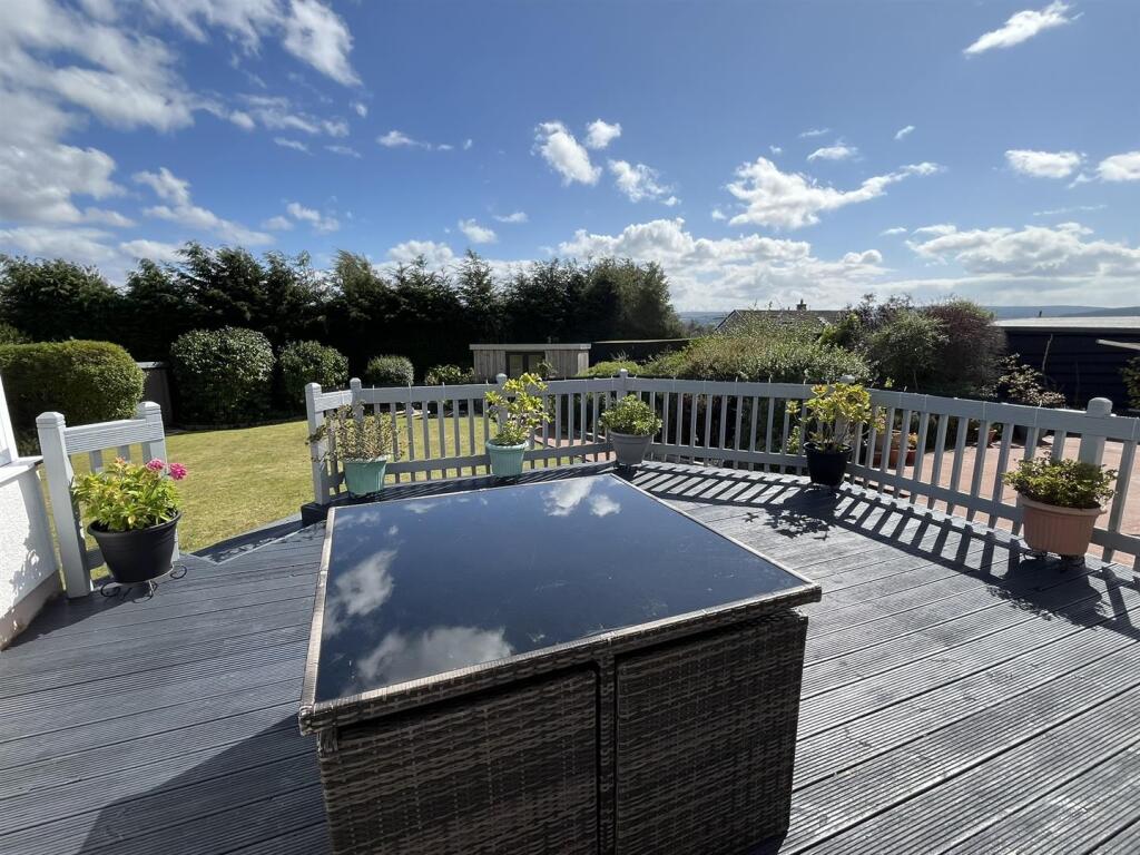 DECKING