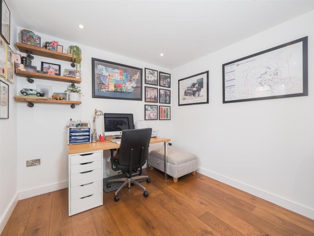 10 Shottery Green-13.jpg