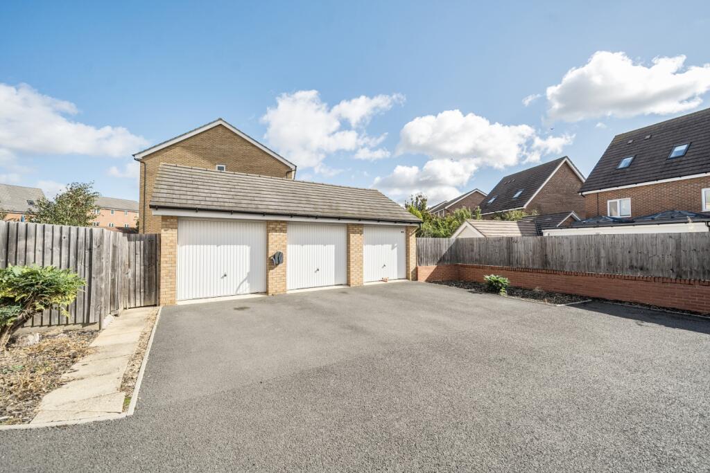Lima Way garage &amp; parking