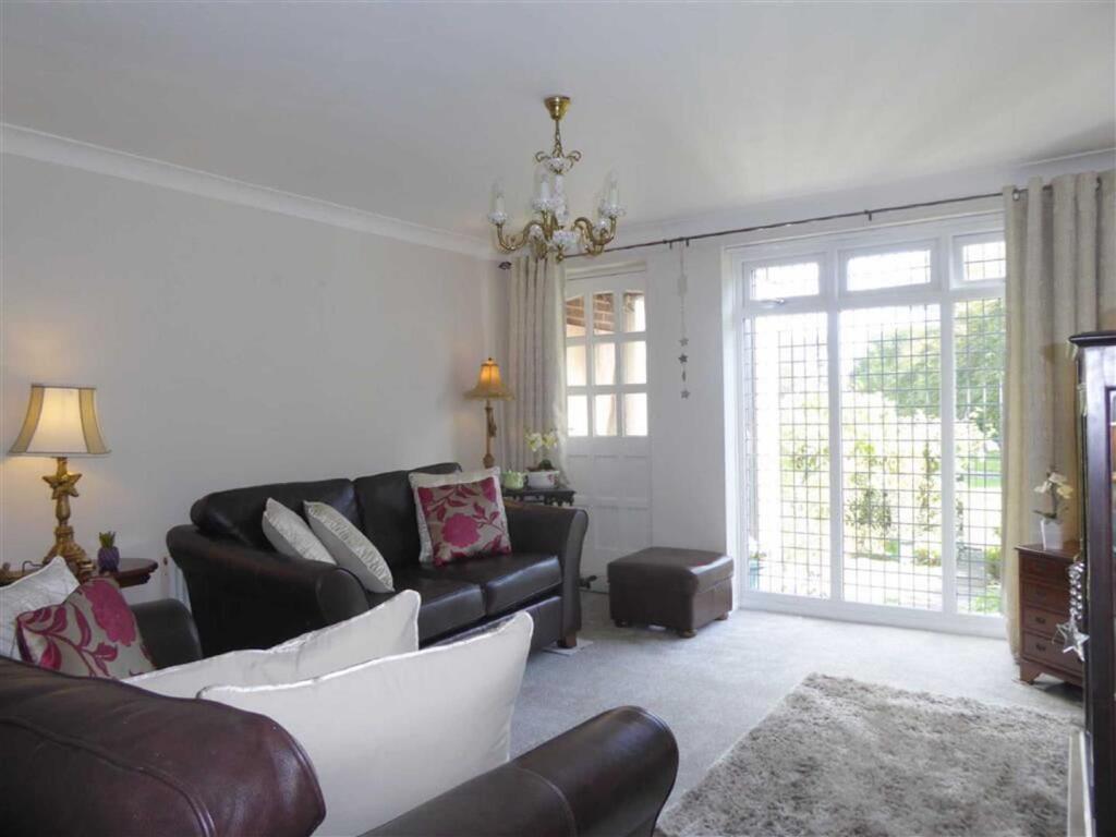 Living Room: