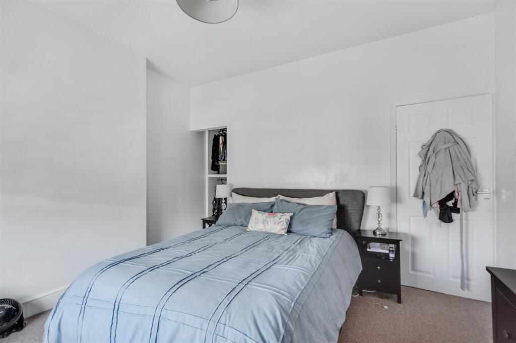 Bedroom 1_2.jpeg
