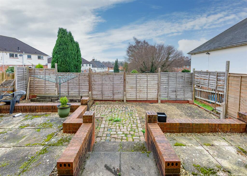 11 Lamb Crescent-External (2).jpg