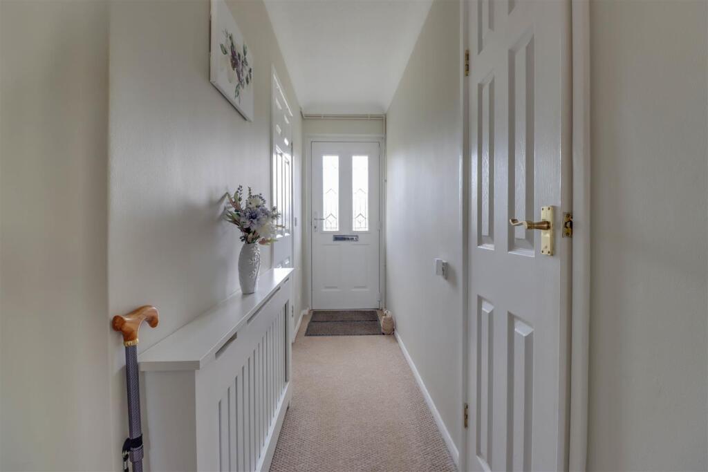 29 PINE CLOSE-2.jpg