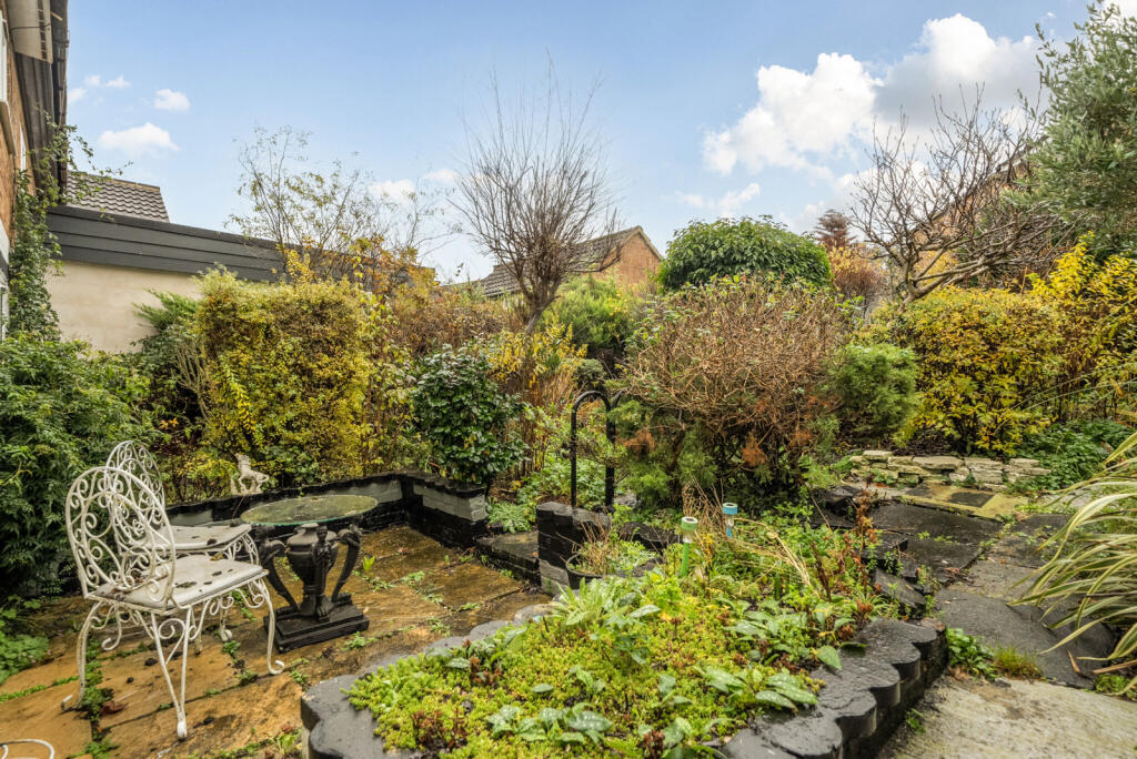 1383752-19-692d9d...