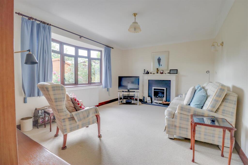 35 RIVERSIDE WALK WICKFORD-18.jpg