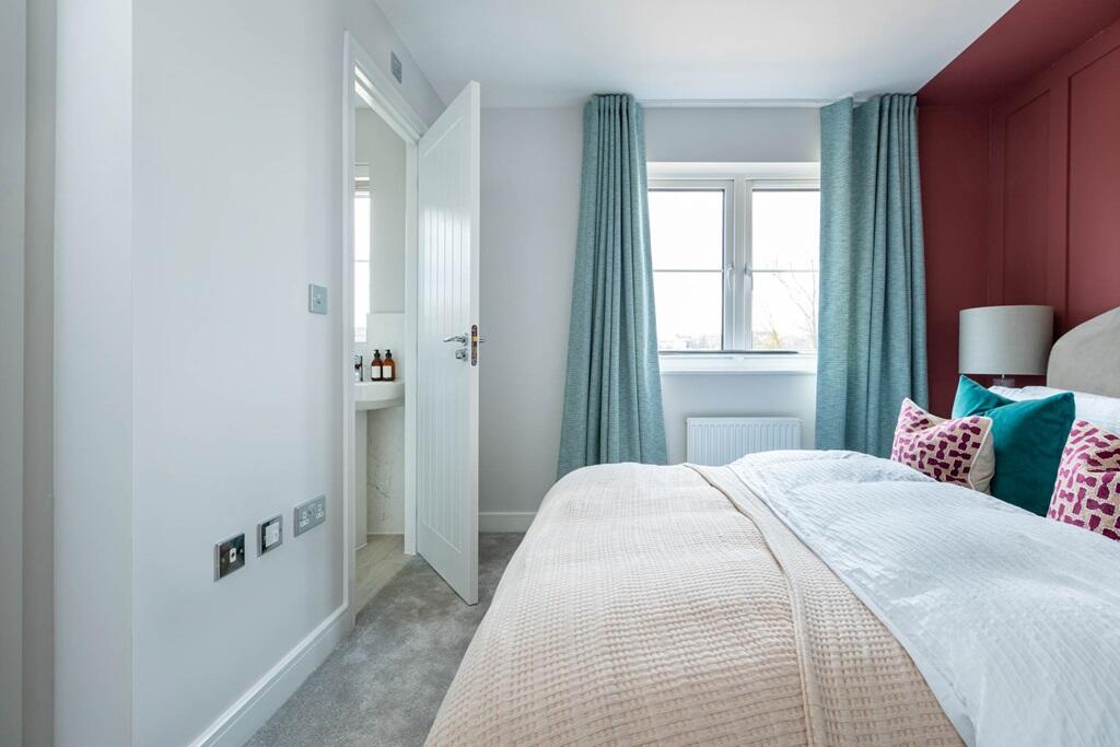 Master bedrooms with en-suites
