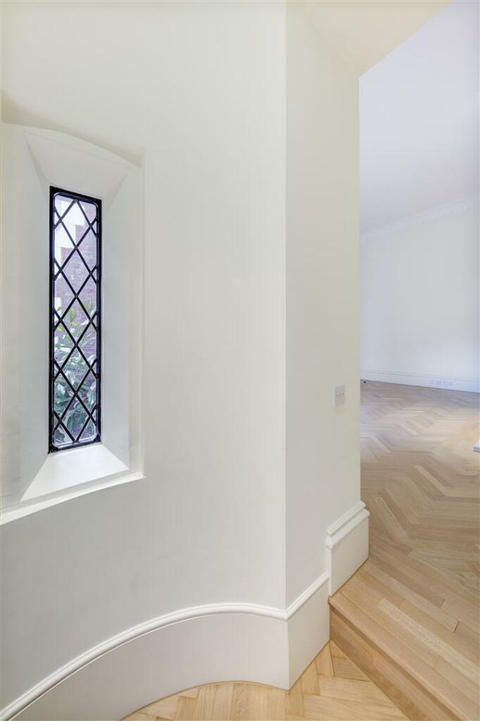 apartment 16 rose square 2598 snug2.jpg