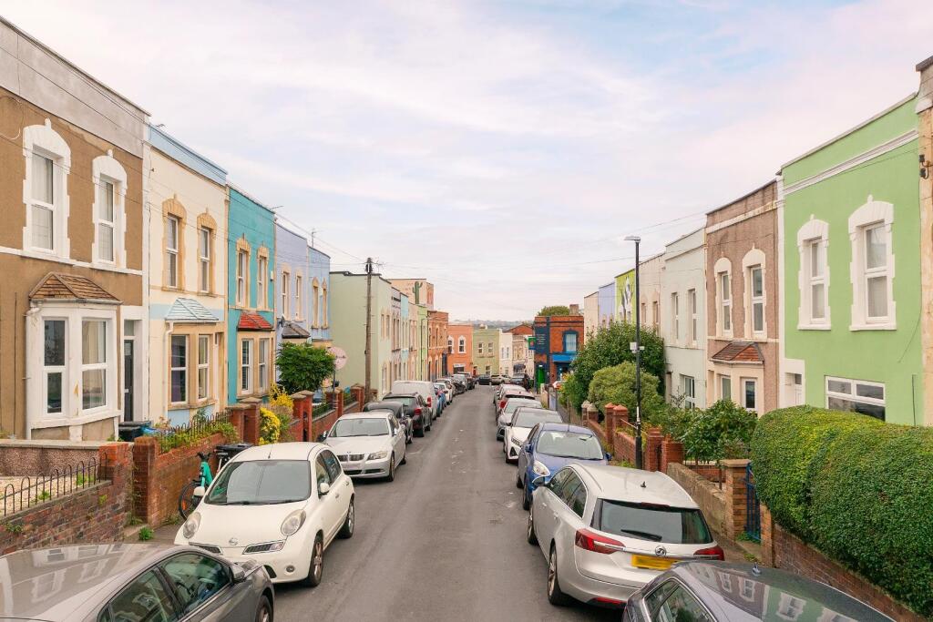 7W0STN - External A.jpg