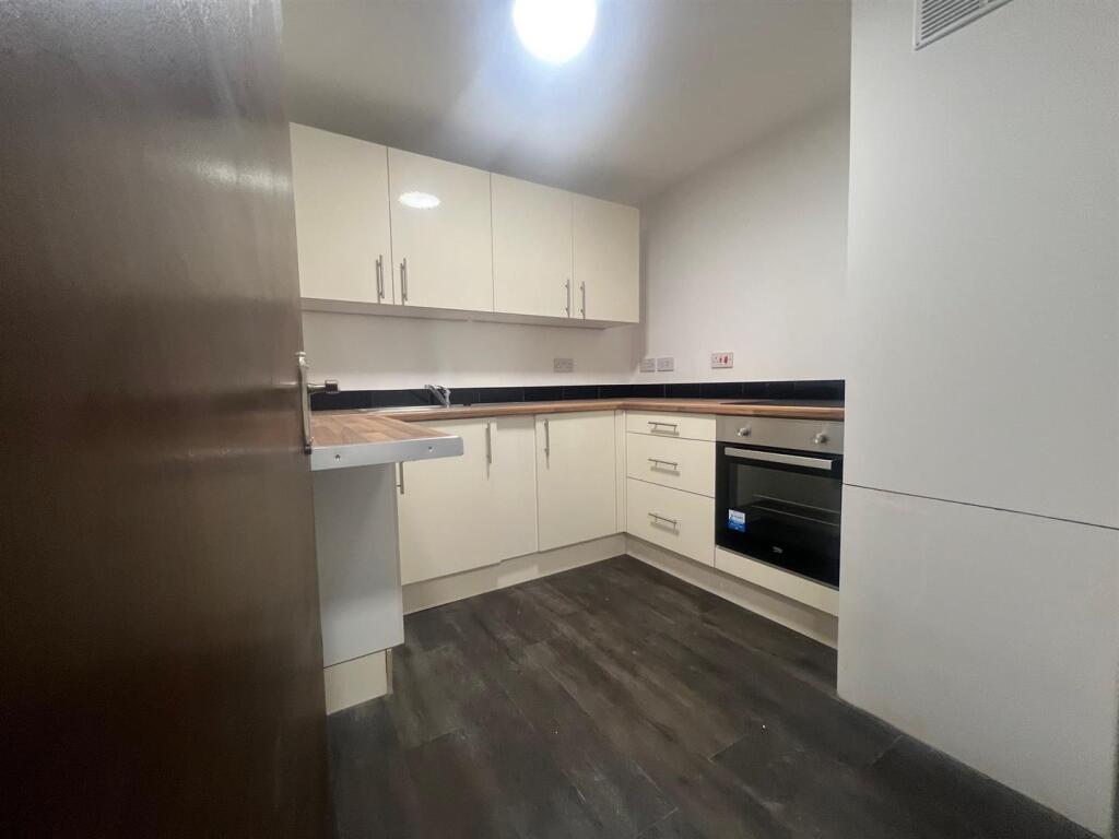 drake street kitchen.jpg