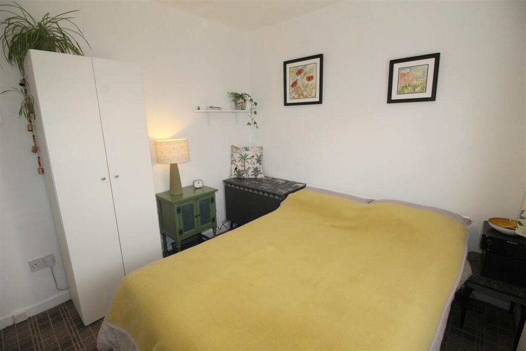 Boston Road, 29, V bed 2 (2).JPG