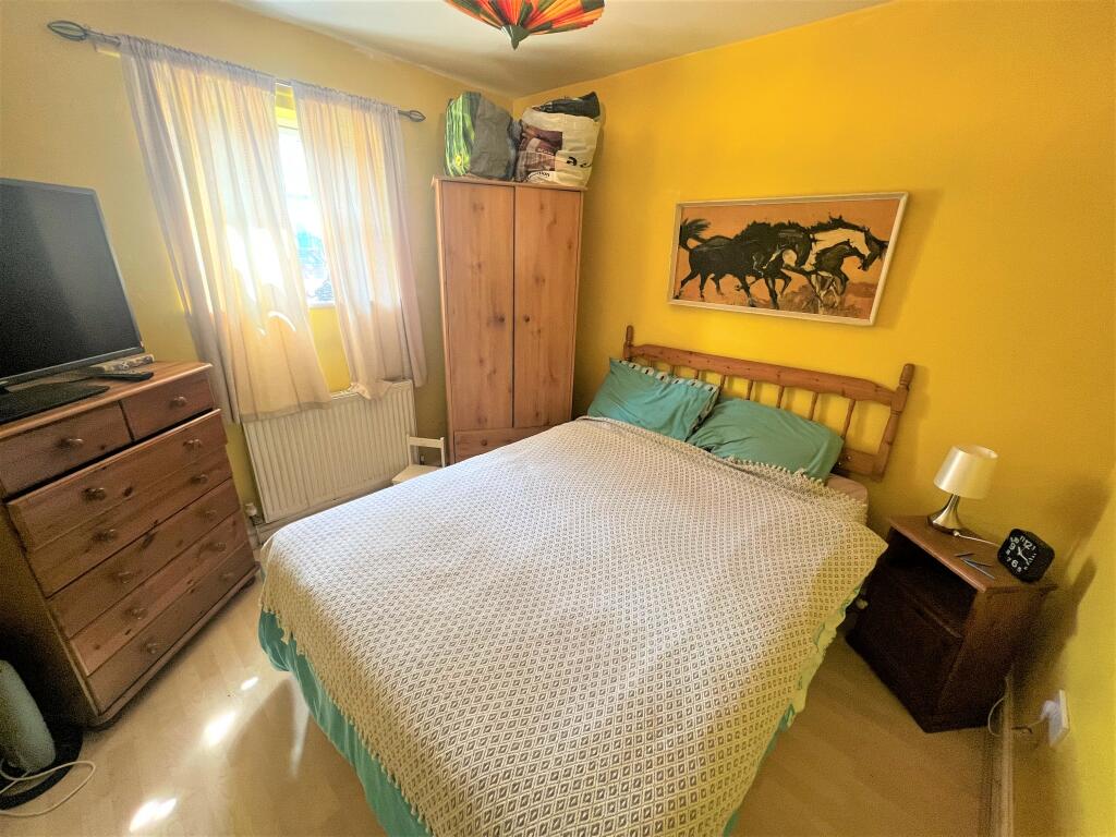 bed 1.jpg