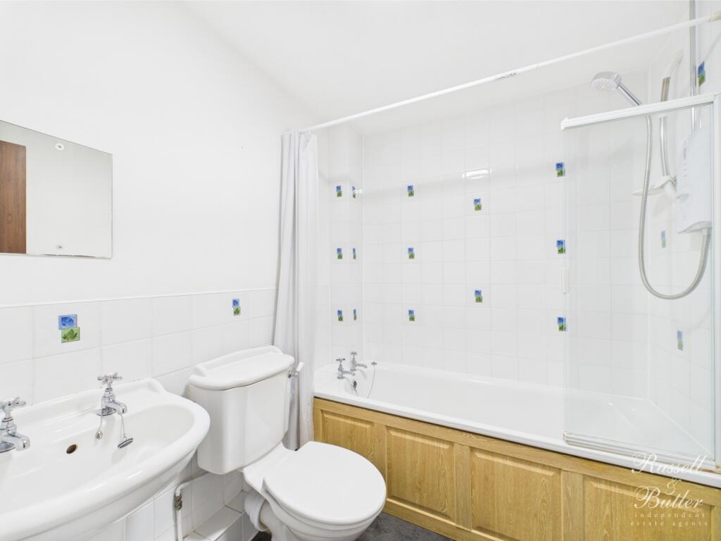 CAM01995G0-PR0307-STILL011