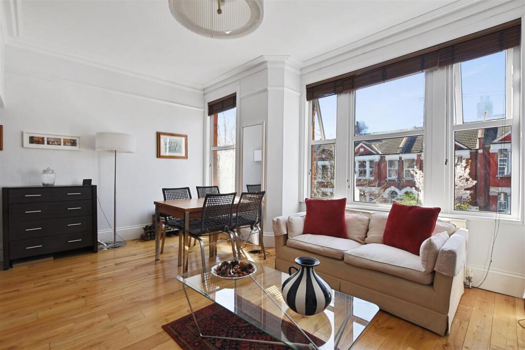 12-9d35GCWT - Flat B 27 Leghorn Road - Reception 2